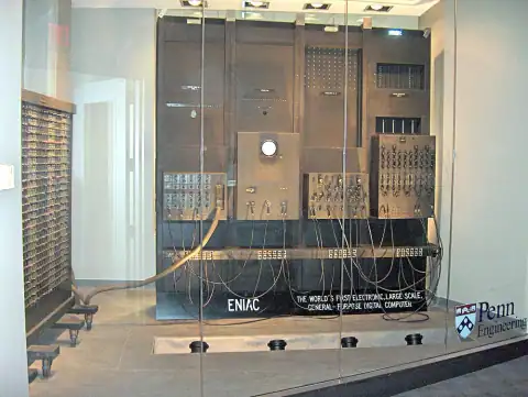Operadoras a trabalhar no ENIAC, um dos primeiros computadores eletrónicos